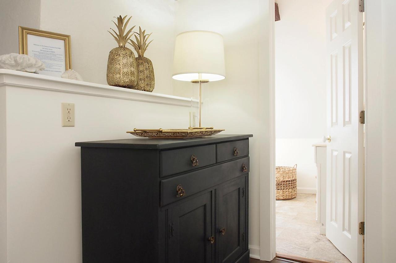 James Pharmacy Bed And Breakfast โอลด์เซย์บรูค ภายนอก รูปภาพ