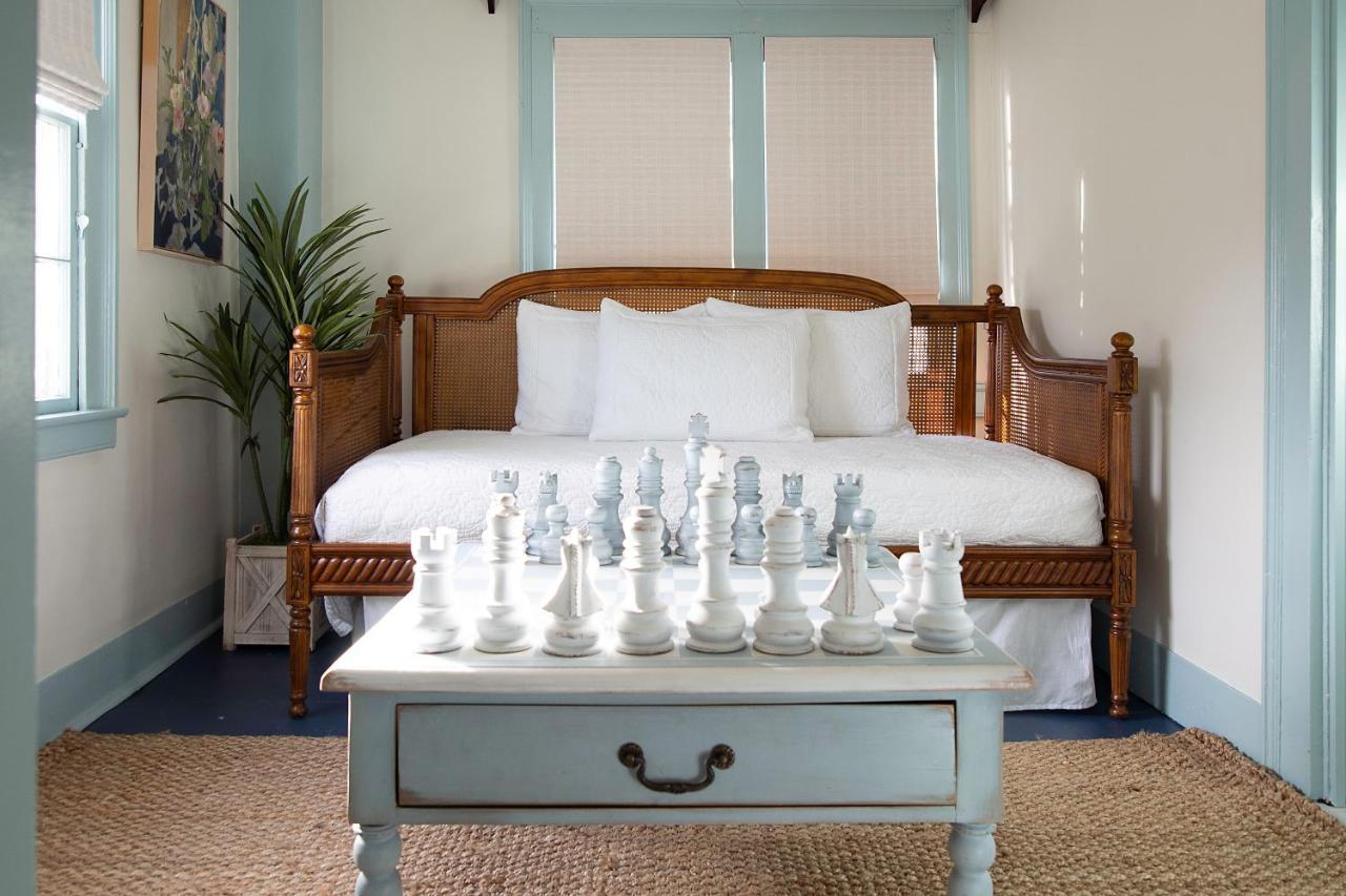 James Pharmacy Bed And Breakfast โอลด์เซย์บรูค ภายนอก รูปภาพ